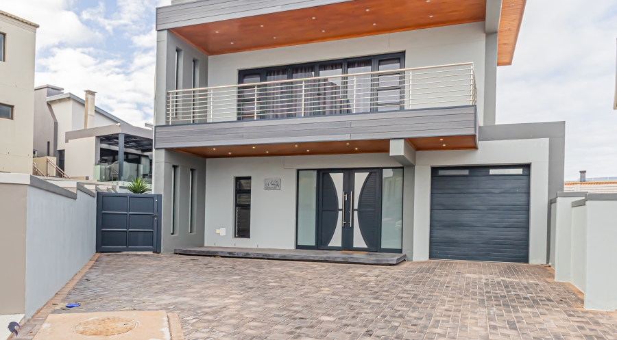 5 Bedroom Property for Sale in Calypso Beach Western Cape